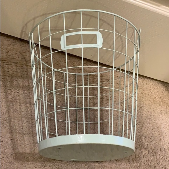 💥3 for $10 - Wastebasket - Picture 2 of 4